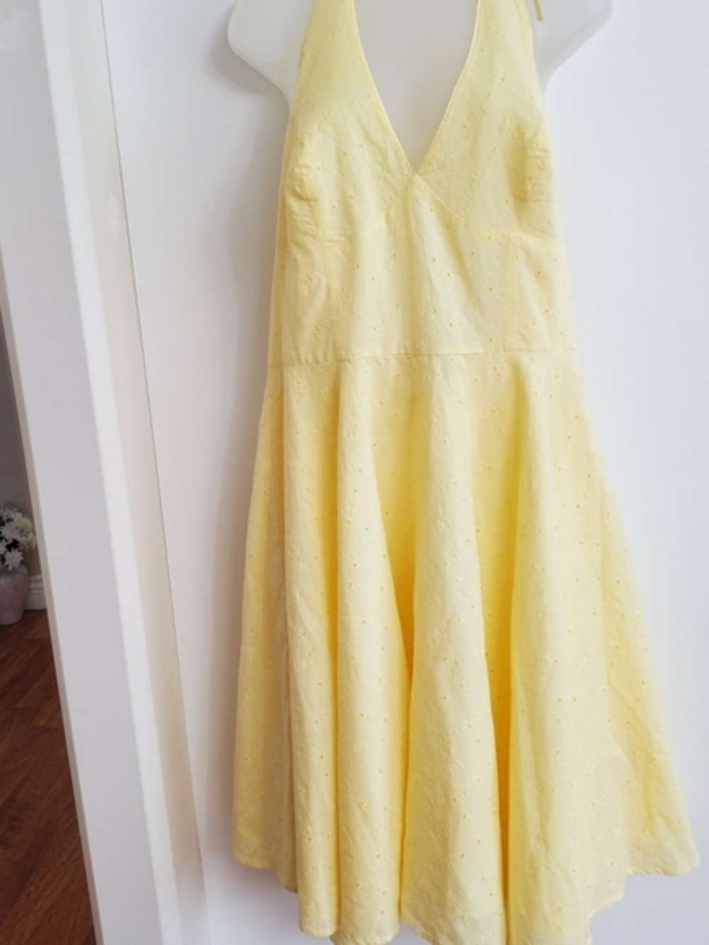 Reitmans EYELET Yellow Backless Dress fits Sz 12 - Picture 8 of 11